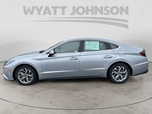 Used 2023 Hyundai Sonata SEL FWD image 2