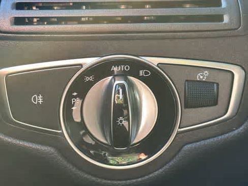 Used 2016 Mercedes-Benz GLC 300 4MATIC image 18