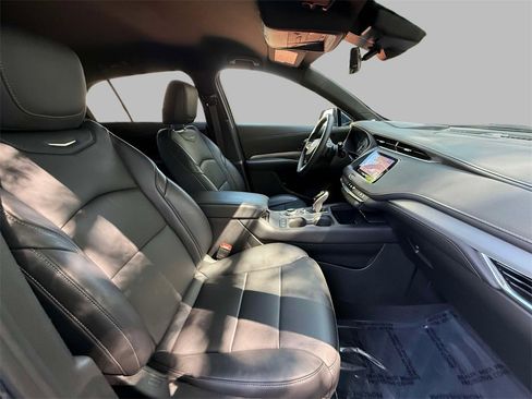 Certified 2022 Cadillac XT4 Premium Luxury w/ Technology Package image 14