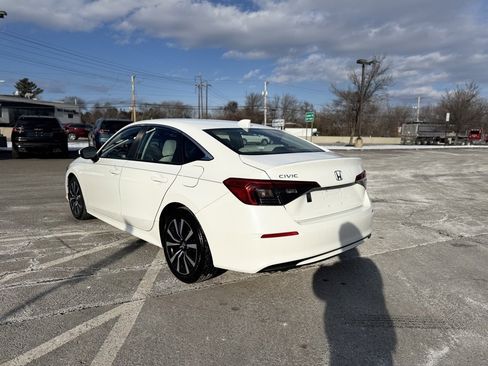 Used 2023 Honda Civic EX image 4