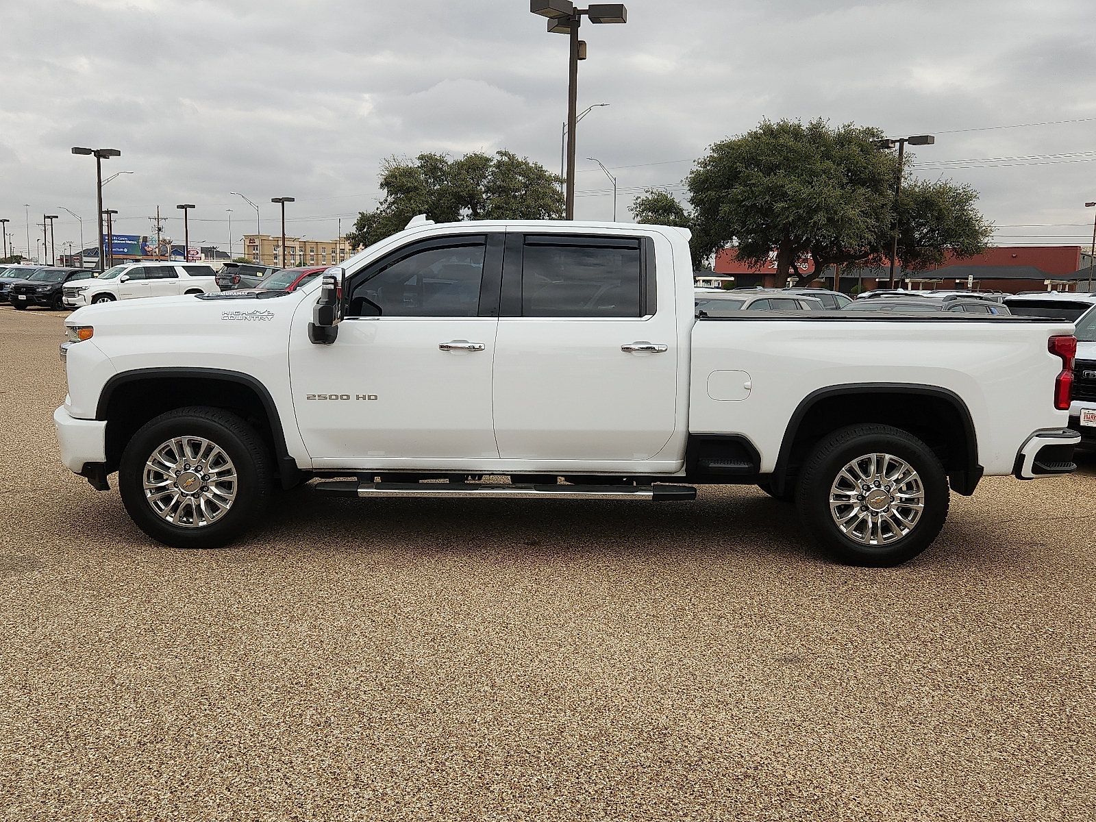 Used 2022 Chevrolet Silverado 2500 High Country AWD/4WD image 2