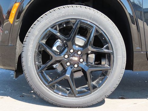 New 2026 Chevrolet Traverse RS w/ LPO, Floor Liner Package AWD/4WD image 17