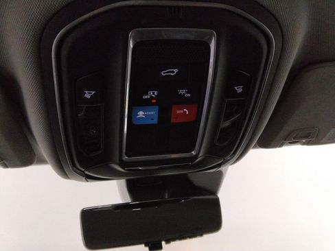 Used 2022 Jeep Grand Cherokee L Limited w/ Luxury Tech Group II image 31