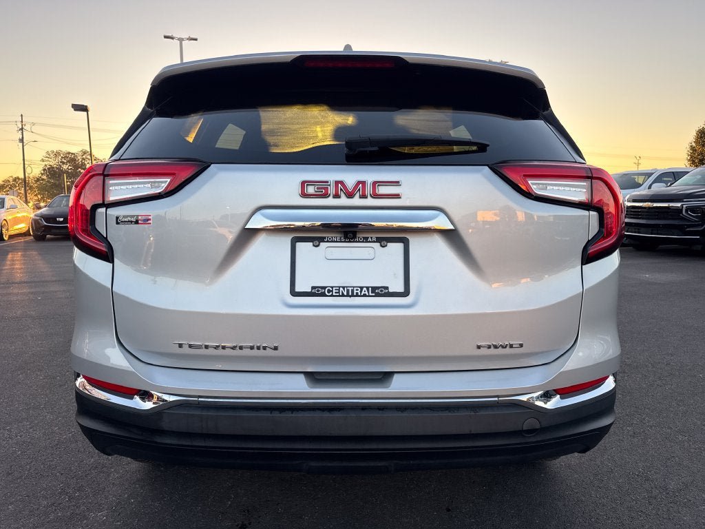 Used 2022 GMC Terrain SLT AWD/4WD image 5