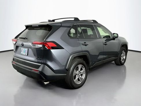 Used 2022 Toyota RAV4 LE AWD/4WD image 8