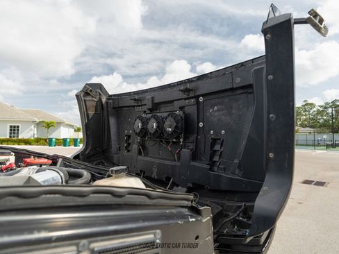 Used 2004 HUMMER H2 w/ Preferred Equipment Group image 17