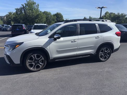 Used 2023 Subaru Ascent Limited w/ Technology Package AWD/4WD image 2