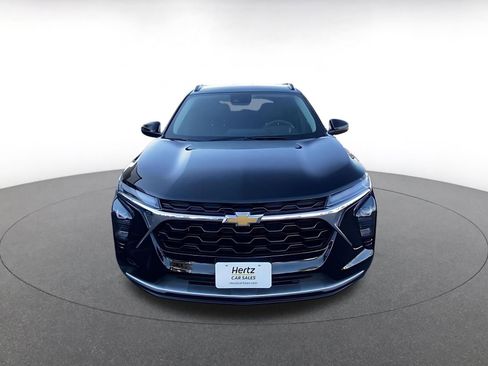 Used 2025 Chevrolet Trax LT image 4