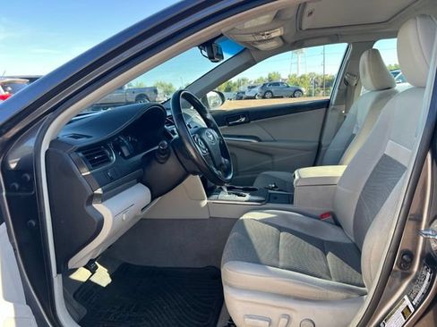 Used 2014 Toyota Camry XLE w/ Moonroof Package FWD image 27