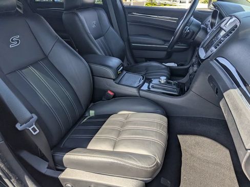 Used 2021 Chrysler 300 S w/ S Model Appearance Package RWD image 9