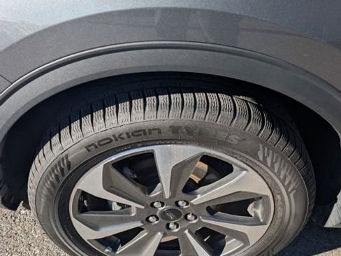 Used 2024 Ford Escape Platinum image 18