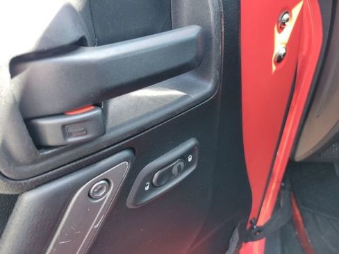 Used 2013 Jeep Wrangler Unlimited Sport AWD/4WD image 11