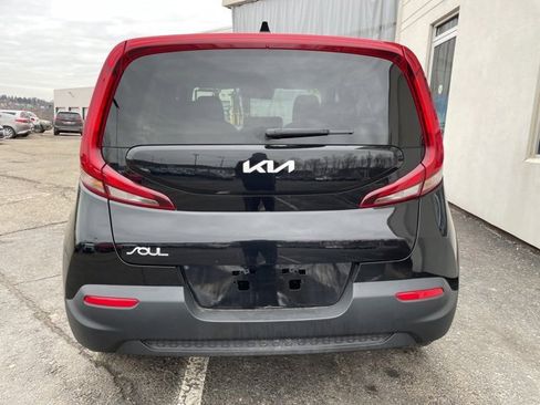 Certified 2022 Kia Soul LX w/ Technology Package image 4