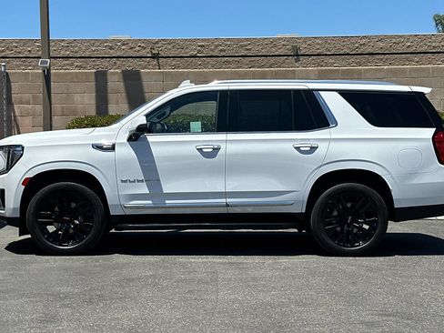 Used 2022 GMC Yukon SLT w/ SLT Luxury Package RWD image 7