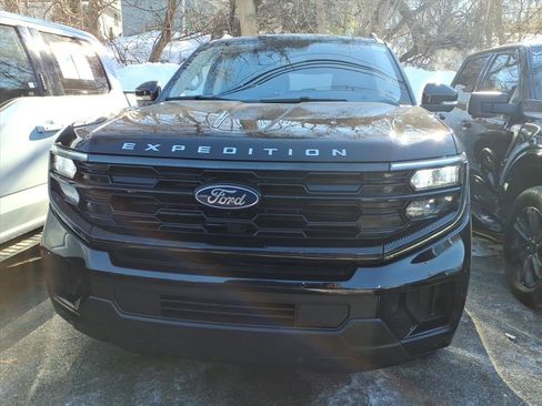 Certified 2025 Ford Expedition Max Active AWD/4WD image 4