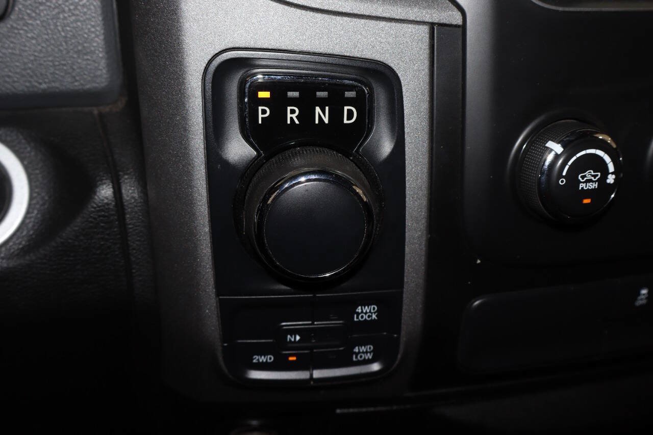 Used 2017 RAM 1500 Express w/ Black Ram 1500 Express Group AWD/4WD image 15
