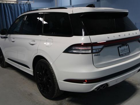 Used 2025 Lincoln Aviator Reserve w/ Jet Appearance Package image 32