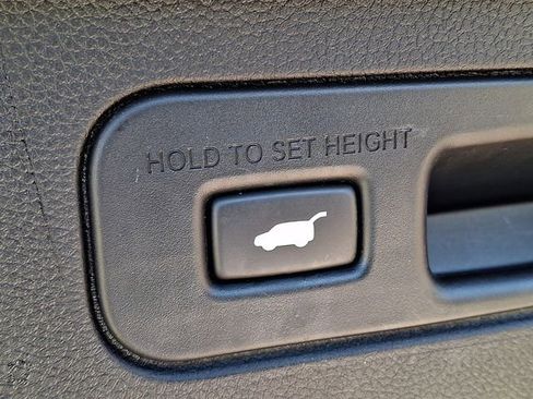 Used 2025 Honda Pilot Black Edition image 26
