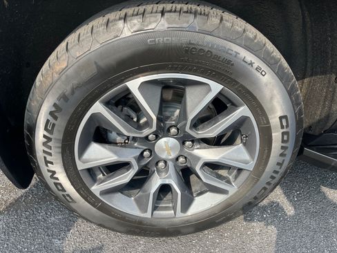 Used 2023 Chevrolet Tahoe LT w/ LT Signature Package AWD/4WD image 12