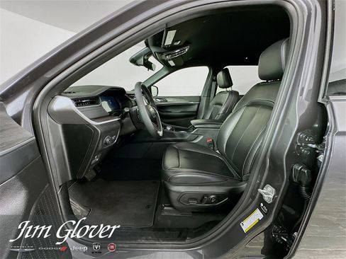 Used 2025 Jeep Grand Cherokee L Limited image 31