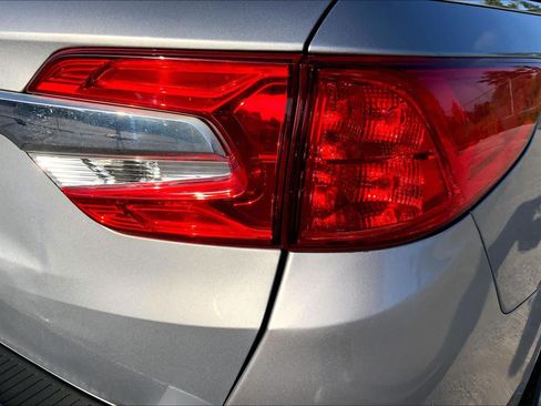 Used 2019 Honda Odyssey EX image 30