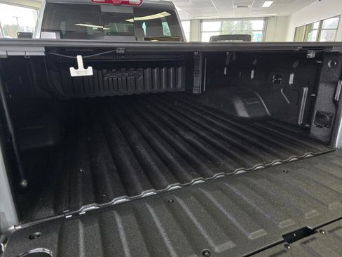 Used 2024 GMC Sierra 2500 AT4 w/ AT4 Premium Plus Package image 18