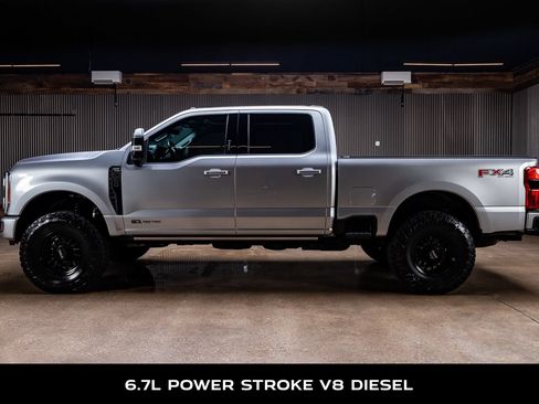 Used 2023 Ford F250 Lariat w/ Lariat Ultimate Package AWD/4WD image 5