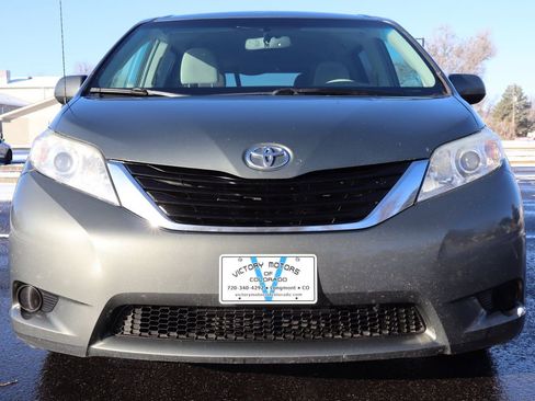 Used 2014 Toyota Sienna LE image 13