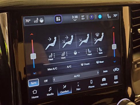 Used 2024 RAM 1500 Laramie image 21