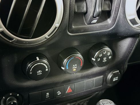 Used 2015 Jeep Wrangler Unlimited Sport AWD/4WD image 19
