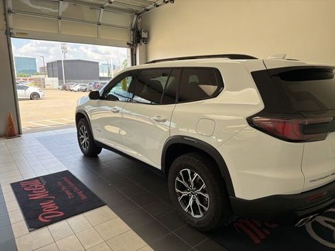 Used 2024 GMC Acadia AT4 w/ Luxury Package AWD/4WD image 5