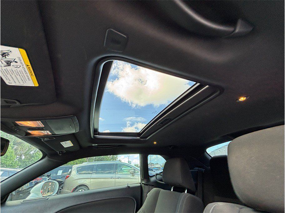 Used 2018 Dodge Challenger R/T w/ Performance Handling Group RWD image 33