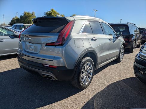 Used 2023 Cadillac XT4 Premium Luxury image 2