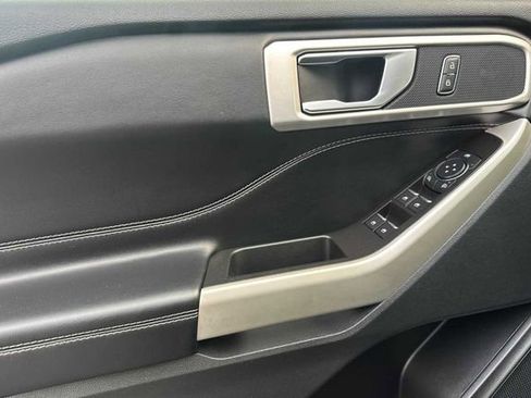 Used 2022 Ford Explorer XLT w/ Equipment Group 202A image 10