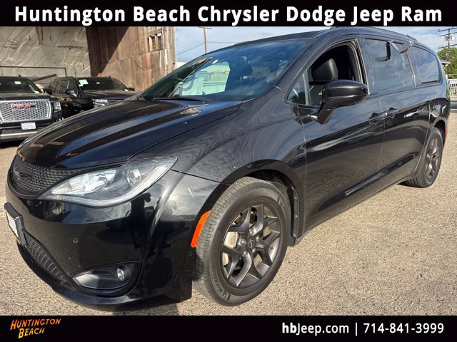 Used 2019 Chrysler Pacifica Touring-L Plus w/ Advanced Safetytec Group FWD image 1