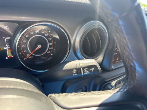 Used 2021 Jeep Gladiator Sport AWD/4WD image 14