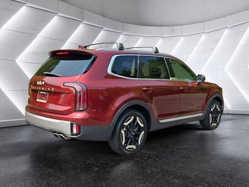 Used 2023 Kia Telluride EX FWD image 5