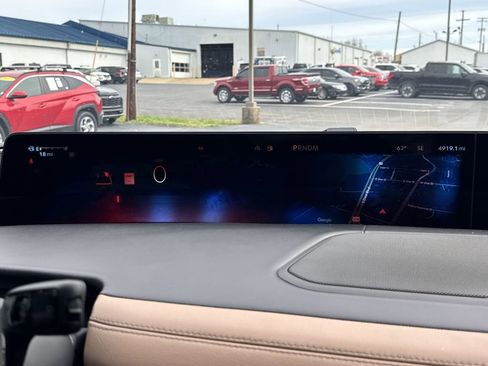 Used 2025 Lincoln Navigator Black Label AWD/4WD image 15