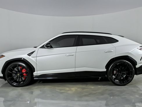 Used 2021 Lamborghini Urus AWD/4WD image 8