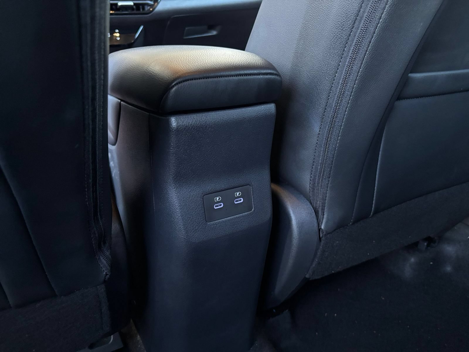 Used 2026 Nissan Kicks SR FWD image 21