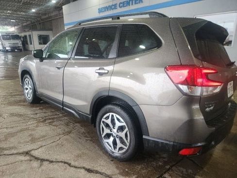 Used 2021 Subaru Forester Premium w/ Popular Package #1 image 4