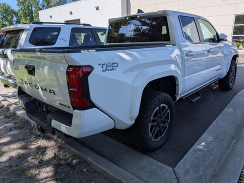 Used 2024 Toyota Tacoma TRD Sport AWD/4WD image 2