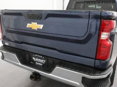 Used 2022 Chevrolet Silverado 2500 LT w/ Convenience Package image 25