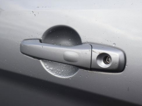 Used 2017 Ford Explorer XLT w/ Equipment Group 202A image 26