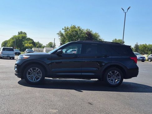 Used 2024 Ford Explorer XLT w/ Equipment Group 202A AWD/4WD image 4