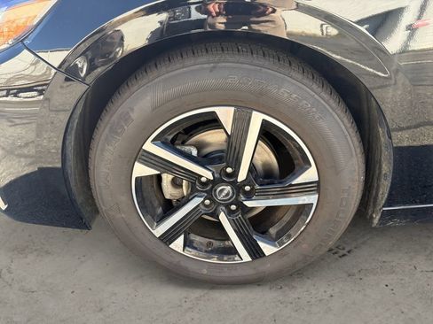 Used 2024 Nissan Sentra SV FWD image 14