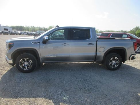 New 2026 GMC Sierra 1500 SLE AWD/4WD image 9
