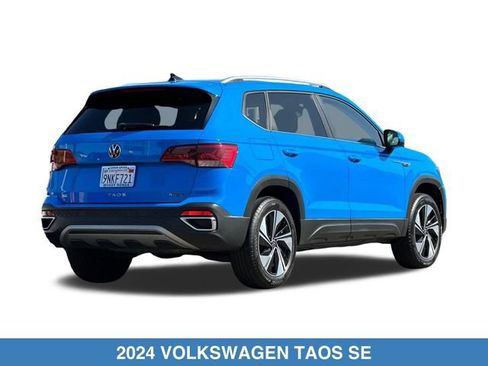 Used 2024 Volkswagen Taos SE w/ Panoramic Sunroof Package AWD/4WD image 5