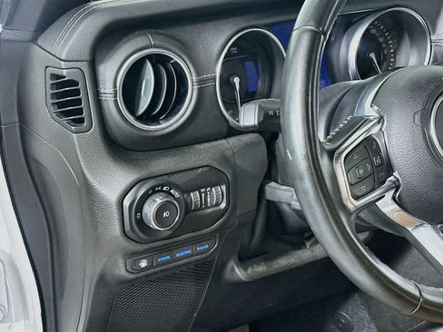 Used 2022 Jeep Wrangler Unlimited Rubicon 4xe AWD/4WD image 16