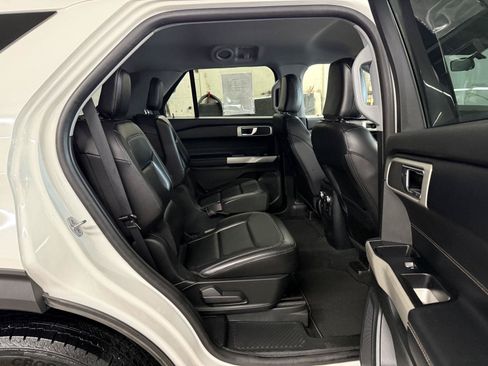 Certified 2021 Ford Explorer XLT w/ Equipment Group 202A AWD/4WD image 28